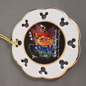2001 Disney ornament